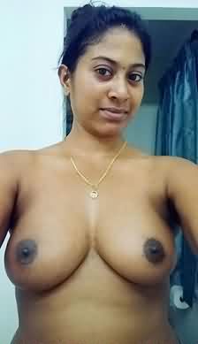 Sexy Kerala Aunty Huge Big Boobs Nude Selfies Photos - Big Boobs Kerala Aunty Mulai Nude Photos
