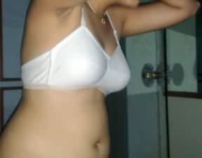 Coimbatore Desi Bhabhi White Bikini Pics - Coimbatore Desi Bhabhi Nude Naked Photo Collection