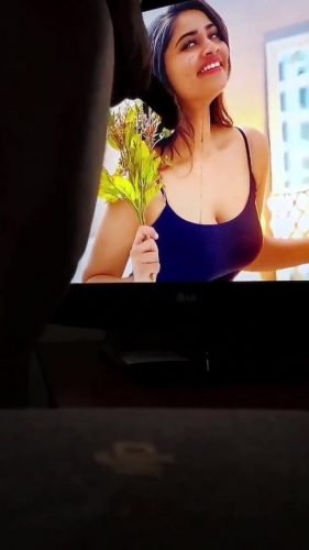 Shivani Narayanan Tamil Beauty Unleashed – Sizzling Hot