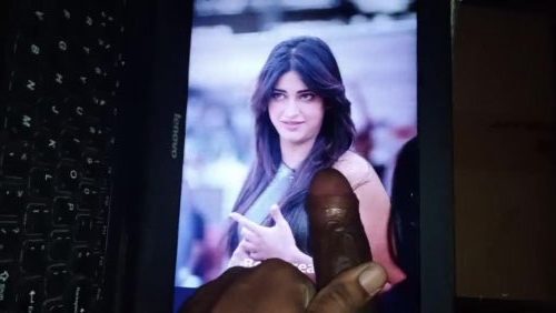 Shruti Haasan’s Sexiest Moments compilation – Topless Scenes
