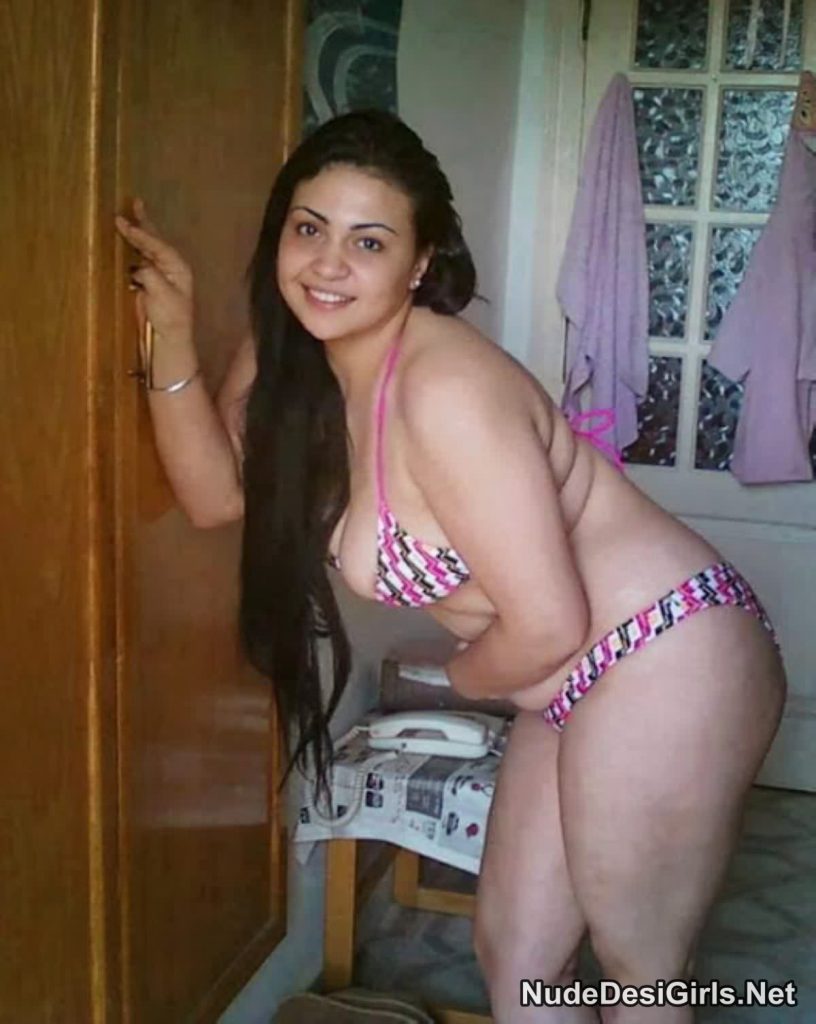 Indian Desi Girls Big Boobs Photos Nipple Images 816x1024 - Desi Big Boobs of Indian Girls & Auntys Naked